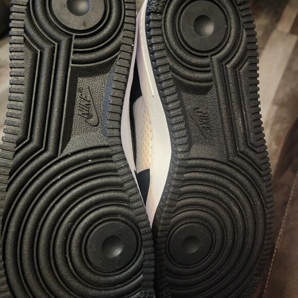 New Air Force 1 - Picture 6 of 6